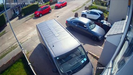 Men seen running past Deal house with knives