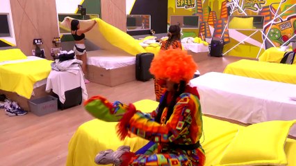 La Jesuu opinó con Karina de las DIFERENCIAS con Yina | La casa de los famosos Colombia