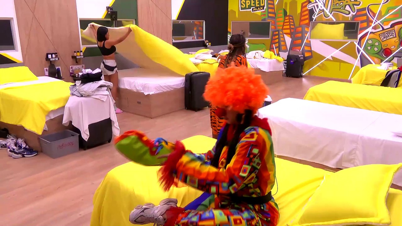 La Jesuu opinó con Karina de las DIFERENCIAS con Yina | La casa de los famosos Colombia