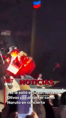 Alfredo Olivas demostró su buen humor y conexión con el público al intentar una "carrera ninja" al estilo Naruto durante su presentación. El resultado fue una cómica caída que, lejos de preocupar, divirtió a los asistentes y se viralizó rápidamente en red