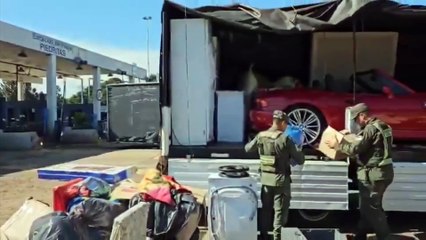 Hallan escondido en un camión de mudanzas un BMW que entraba ilegalmente desde Paraguay