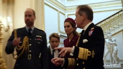 A Buckingham Palace il tea party di Re Carlo con i veterani