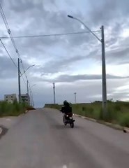 Un motard qui ne maitrise rien