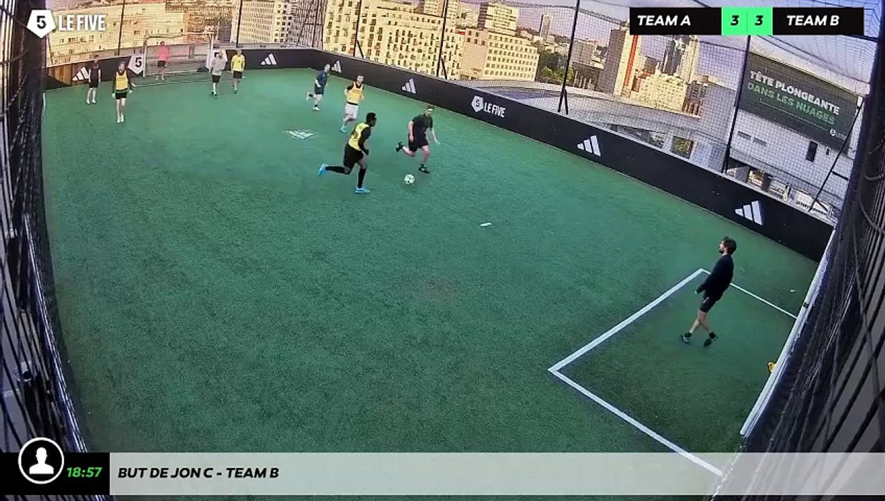 But de Jon C - Team B
