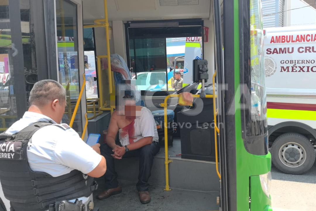 Chofer de ruta urbana es atacado en el centro de Monterrey - Vídeo ...