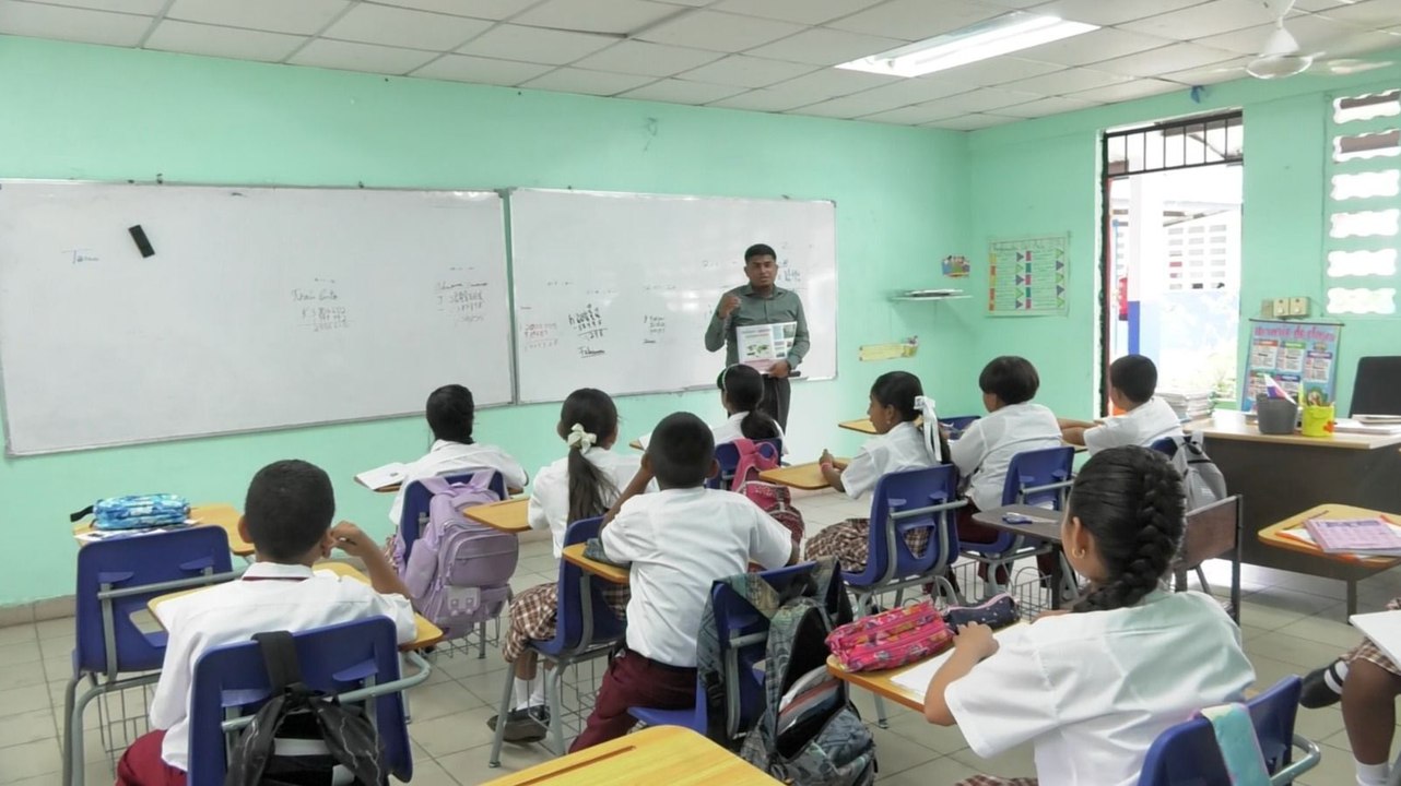 Meduca incorpora a docentes voluntarios en centro educativo de San Carlos