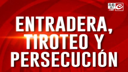 Dos ladrones muertos y un auto estrellado en una casa