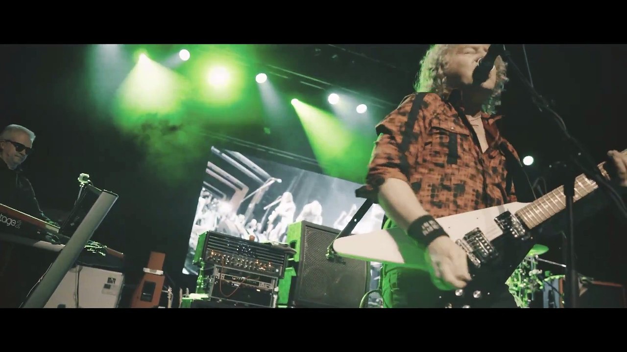 Draw The Line - Piledriver (live)