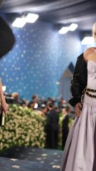 Angèle Brille au MET Gala ✨