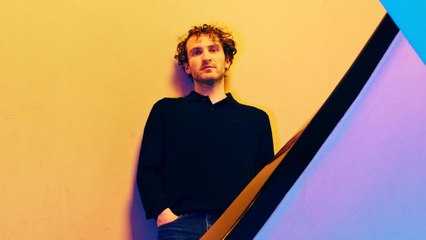 Giorgio Poi, il cantautore romano e il nuovo album «Schegge»