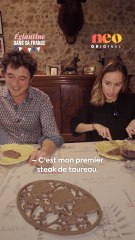 Eglantine déguste de la viande de taureau pour la première fois