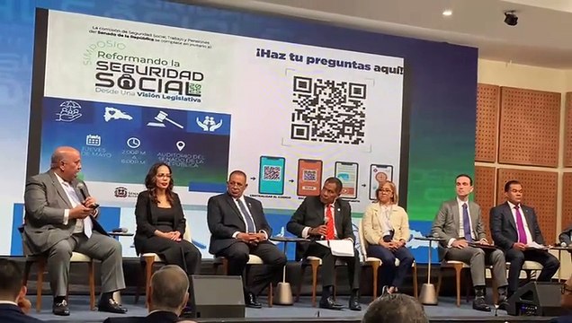 Gerente de Servicios de Salud de SeNaSa, Francisco Minaya, plantea reformas clave al sistema de salud en simposio legislativo