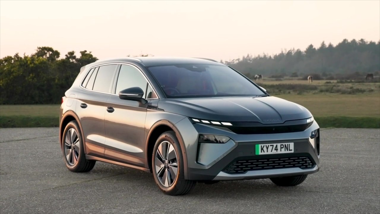 Der neue Škoda Elroq RS - Modern Solid-Design mit Tech-Deck-Face und Lichtband