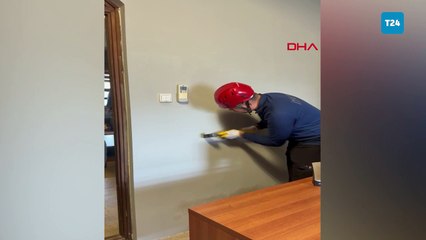 Su borusu ve panel arasında mahsur kalan yavru kediler kurtarıldı