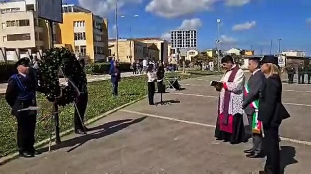 Porto Torres, corona di fiori per l'82esimo anniversario dell'affondamento del motopeschereccio Onde
