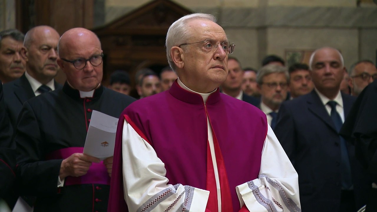 Les participants au conclave, hors cardinaux, prêtent serment