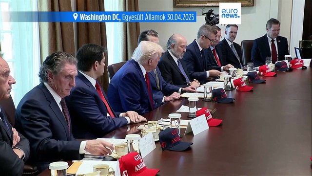 Trump folytatja az amerikai hadsereg “lefejezését”