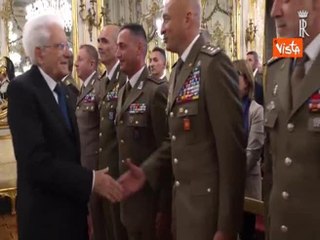 Mattarella riceve Capo Stato Maggiore Esercito, per il Presidente in dono elmetto e baionetta