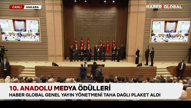 10. Anadolu Medya Ödülleri: Haber Global Genel Yayın Yönetmeni Taha Dağlı plaket aldı