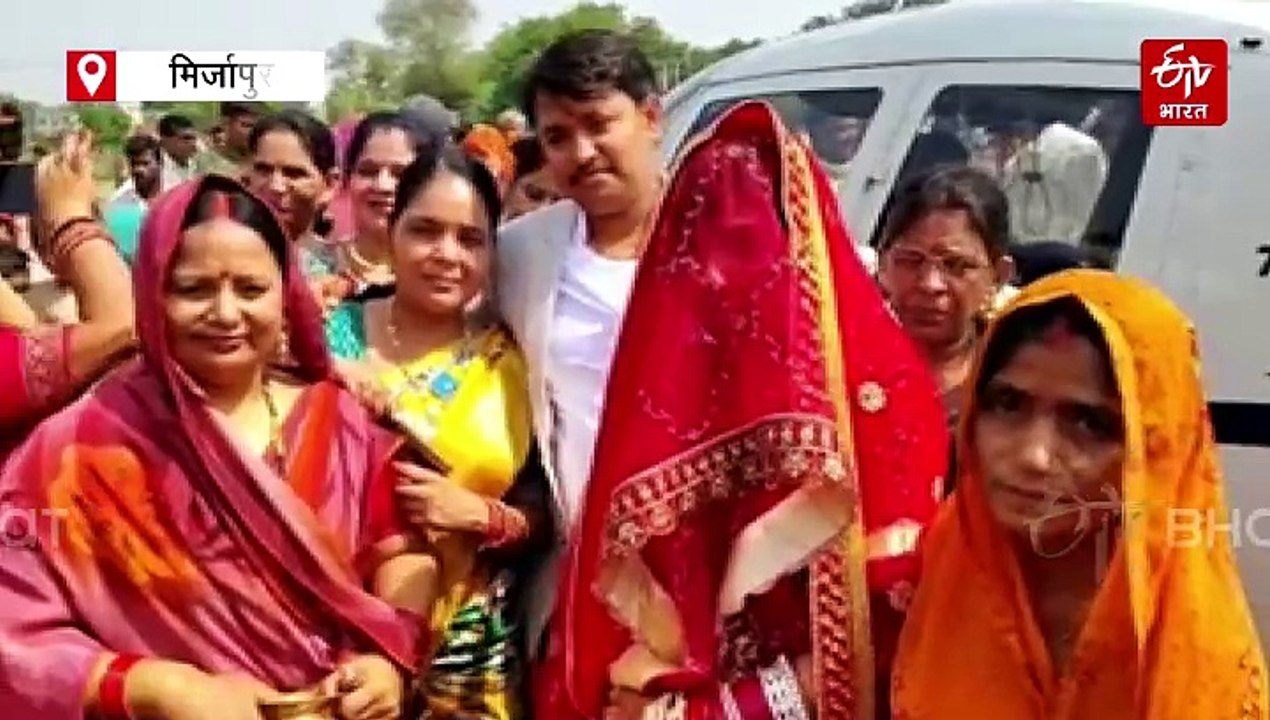 मिर्जापुर में दुल्हन की हेलिकाॅप्टर से विदाई; दूल्हे ने दादी की इच्छी पूरी की, दुल्हन बोली- कभी नहीं सोचा था