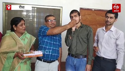 पिता मैथ के टीचर बेटा बना आर्ट्स में प्रदेश टॉपर, रीवा के लाल ने बिना कोचिंग के गाड़ा झंडा