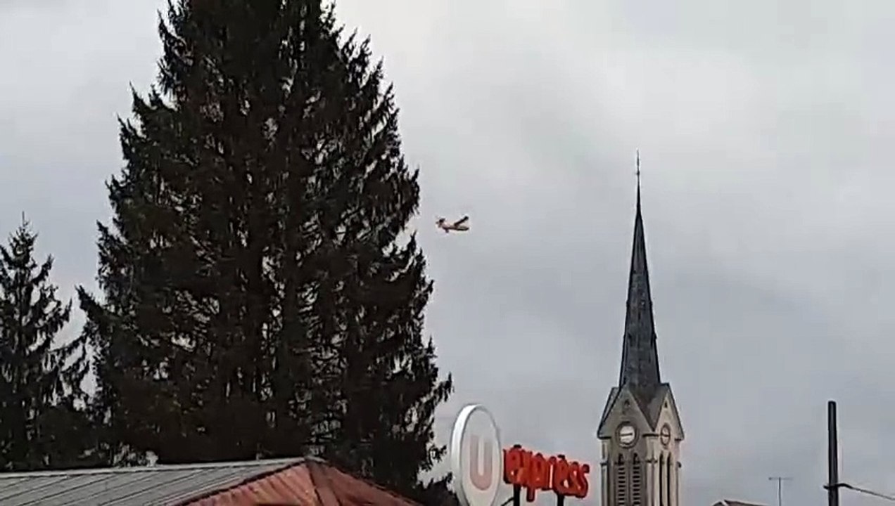 Un avion Canadair mobilisé pour l'exercice feux de forêts dans le Doubs.
