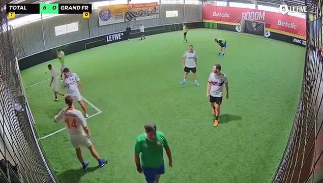 Total - Grand Frais Pau 06/05 à 12:39 - Football Terrain 1 (LeFive Pau)