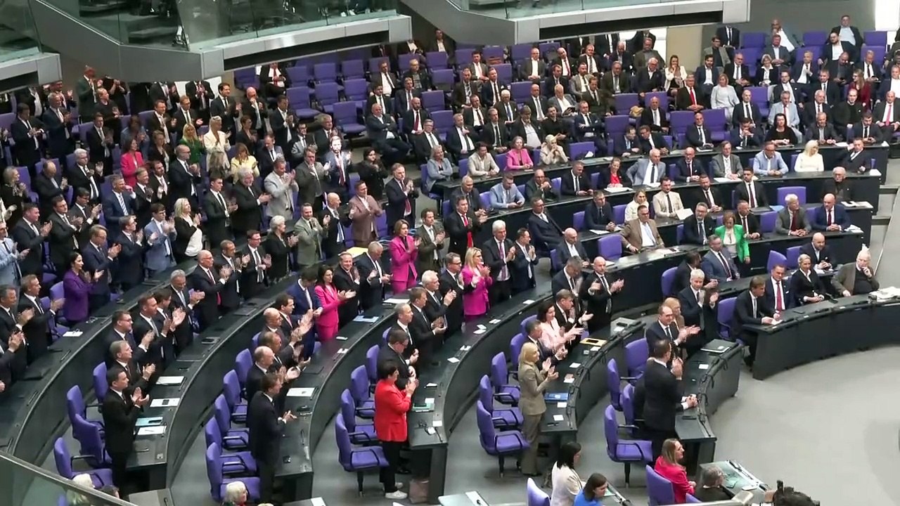 Merz im zweiten Durchgang zum Kanzler gewählt