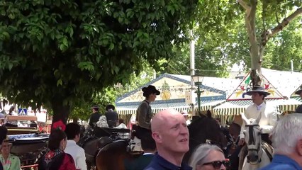 Victoria Federica y su novio, Borja Moreno, disfrutan de la Feria a caballo