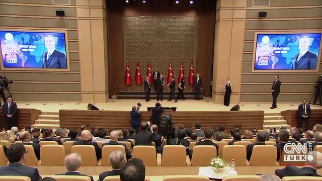 CNN TÜRK yılın televizyonu seçildi… Ödülü Demirören Medya TV Grup Başkanı Murat Yancı aldı