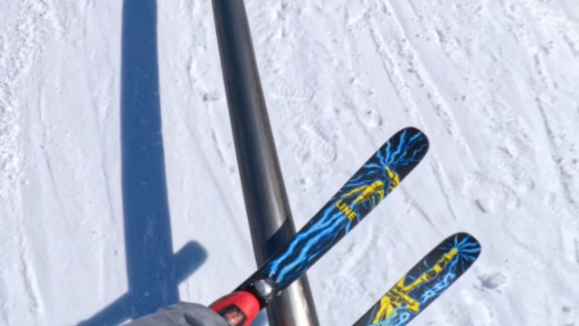 Rail-sliding attempt ends badly as skier loses balance and takes a heavy fall