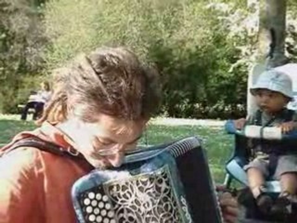 Yoann à l'accordéon