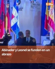Abinader y Leonel se funden en un emotivo abrazo durante cierre del World Law Congress