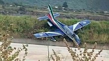 動画：パンテッレリーア島での展示飛行中にフレッチェ・トリコローリのジェット機3機が空中衝突