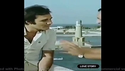 ما أصعب أن تهوى امرأة ليس لها عنوان