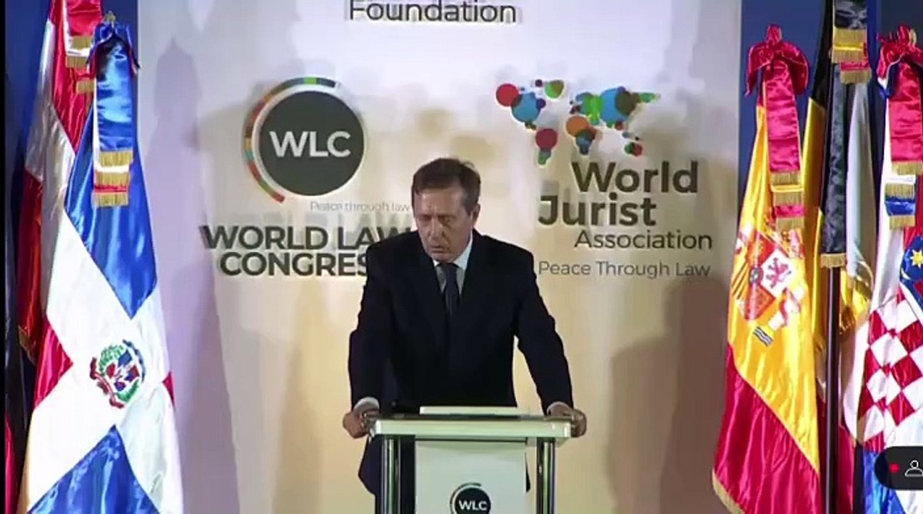 Abinader y Leonel sorprenden con abrazo y gesto de unidad en el World Law Congress