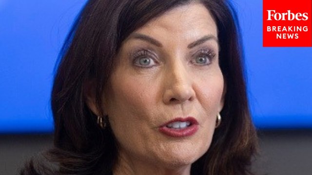 New York Governor Kathy Hochul Statewide Smartphone Restrictions In Schools