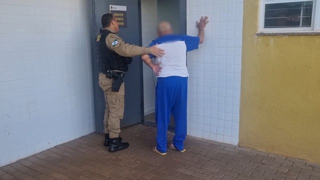 Idoso de 80 anos é preso após ser acusado de agredir esposa e filha no Bairro Interlagos