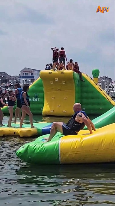 207. Fails in sync 🌊☀️🕶 #shorts #inflatable #summer #funny