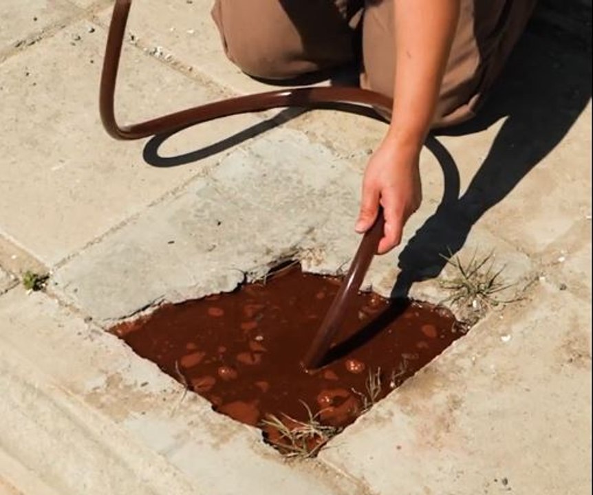 Cracks of Expression! Art That Fills the Gaps!