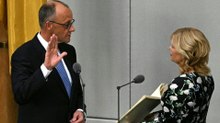 Merz legt Amtseid vor Bundestag ab