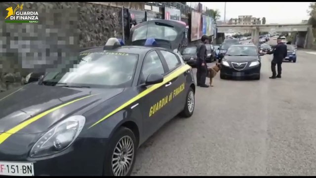 Napoli, 47enne arrestato per violenza e lesioni dopo un inseguimento