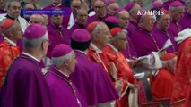 Barisan Kardinal Hadiri Misa Terakhir di Basilika Santo Petrus Sebelum Konklaf
