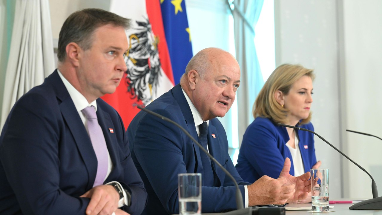 Kritik von Fischer: Regierung nimmt Stellung