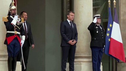 Merz faz estreia diplomática em Paris enquanto procura fortalecer relações com França