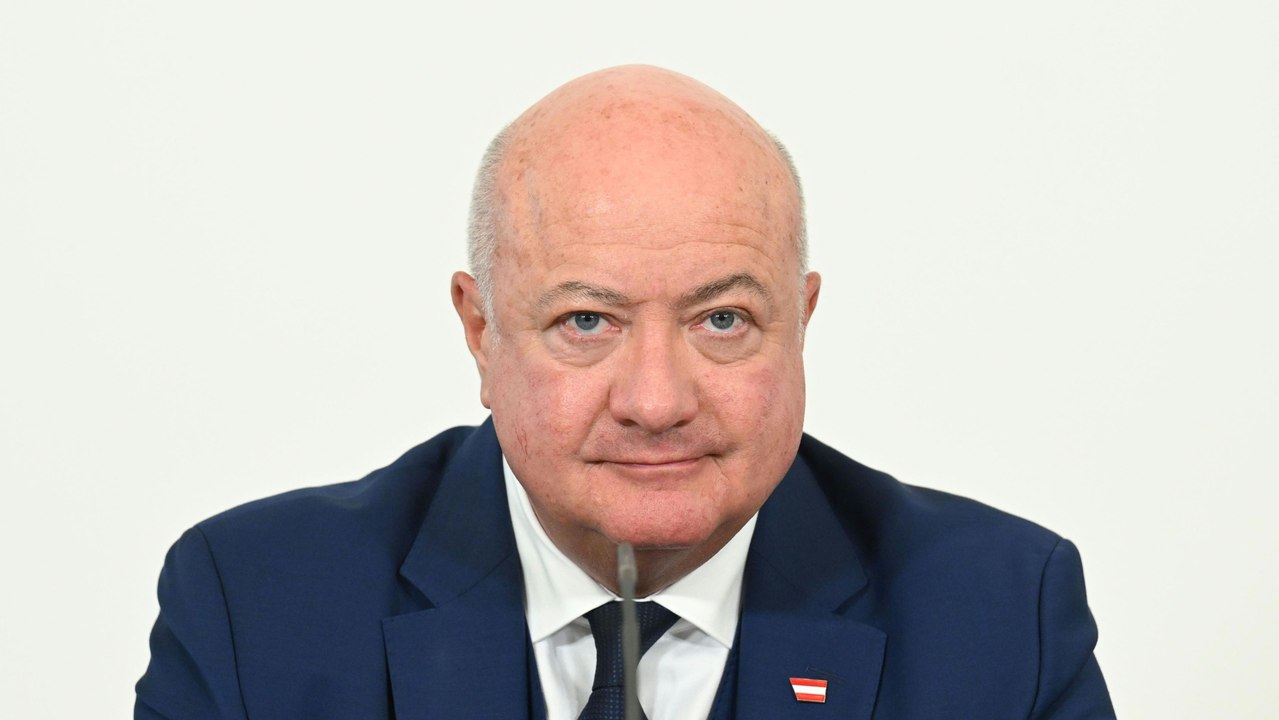 Stocker verteidigt Budget-Maßnahmen bei Familienleistungen