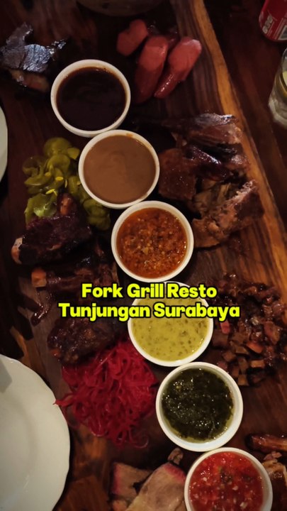 Rekomendasi Tempat nongkrong arek arek suroboyo yang buka nya 24 jam Tersedia juga Aneka Menu mulai dari Pizza, steak,smoked sampler, Bakery, coffe.📍Jl. Tunjungan no 38 Surabaya jangan lupa mampir yo rek