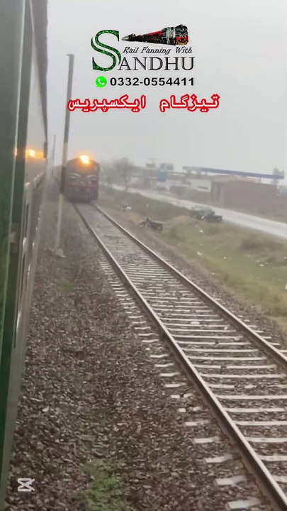 Tezgam Express  Kot Lakh Pat #trainjourney #travelvlog #traintravel #viralshorts #viral #viralshort - Rail Fanning With Sandhu (1080p, h264)