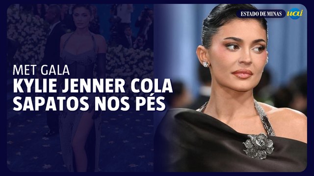 Kylie Jenner passa “perrengue chique“ com sapatos após Met Gala