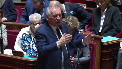Référendum sur le budget : « Il s’agit plutôt d’instituer un texte cadre », précise François Bayrou